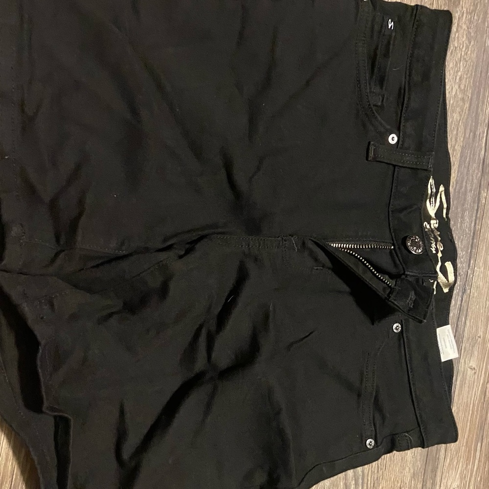 super cute shorts, worn once super comfy and stretchy